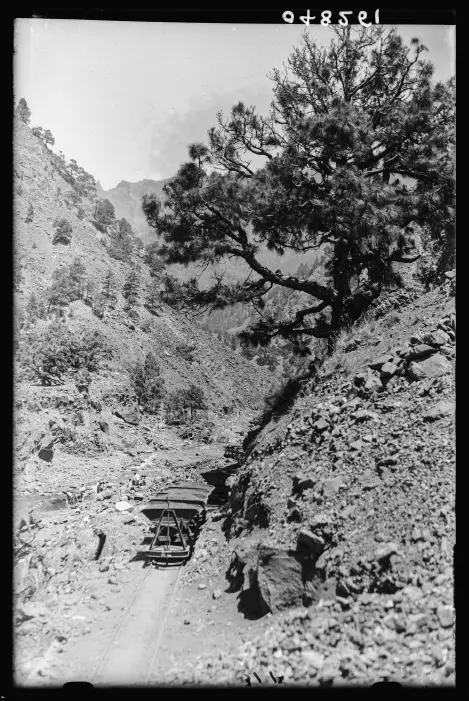 Construcción canal de La Caldera.
